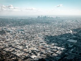 福特探险者手机投屏指南