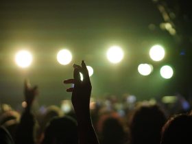 电脑手机投屏指南