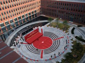 电视连手机投屏: 实现更大屏幕上的视觉盛宴